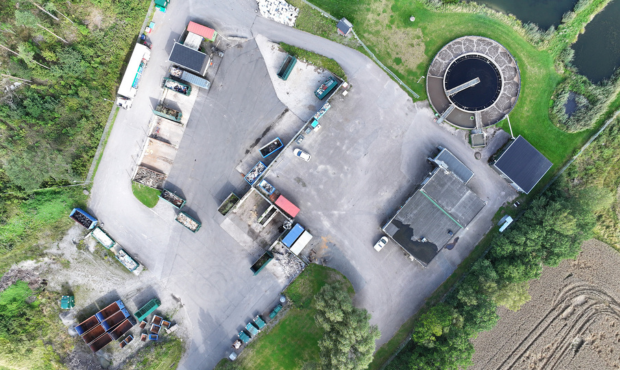 Drönarbild tagen rakt ovanifrån Forshall ÅVC