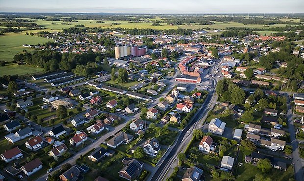 Drönarbild över Grästorps samhälle.